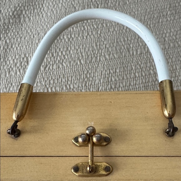 Enid Collin’s “People's Choice” Tan Elephant Design Women's Bag - Picture 8 of 12